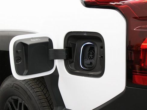 Used 2024 Chevrolet Silverado EV W/T image 11