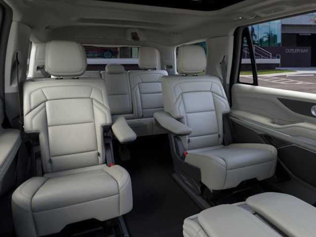 New 2026 Lincoln Navigator Reserve AWD/4WD image 11