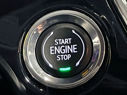 Used 2024 Chevrolet Trax RS w/ Sunroof Package image 28