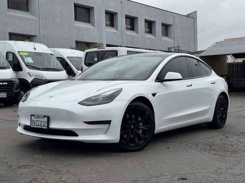 Used 2022 Tesla Model 3 Long Range AWD/4WD image 2