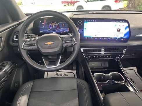 Used 2026 Chevrolet Traverse LT FWD image 15