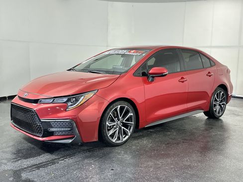 Used 2021 Toyota Corolla XSE image 6