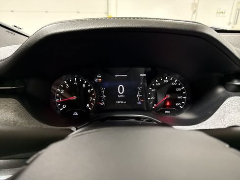 Used 2023 Jeep Compass Latitude AWD/4WD image 12