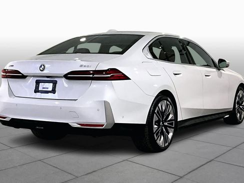 Certified 2026 BMW 530i xDrive w/ Premium Package AWD/4WD image 13
