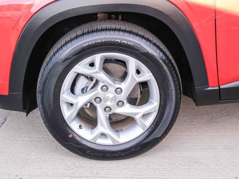Used 2024 Chevrolet Trax LS w/ LS Convenience Package FWD image 10