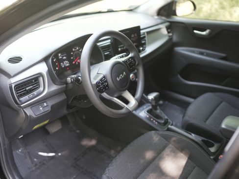 Used 2023 Kia Rio S image 12