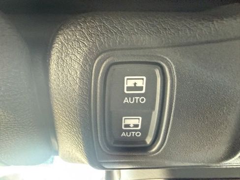 Used 2024 Jeep Wrangler High Altitude image 34