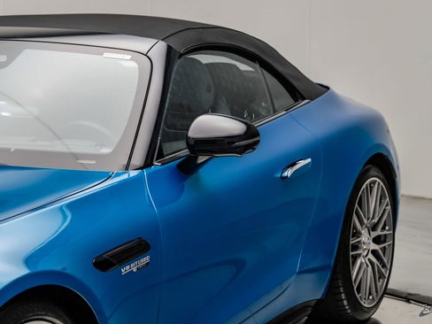 Used 2022 Mercedes-Benz SL 63 AMG 4MATIC image 36