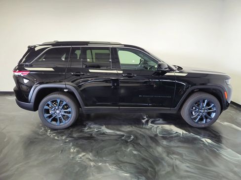 New 2026 Jeep Grand Cherokee Limited AWD/4WD image 9