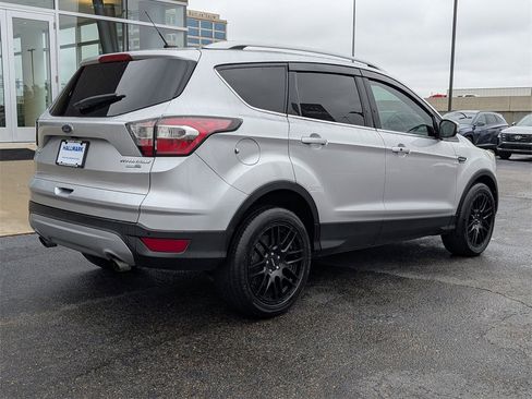 Used 2017 Ford Escape Titanium image 4