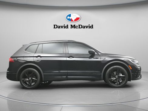 Used 2023 Volkswagen Tiguan SE R-Line image 37