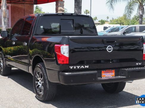 Used 2020 Nissan Titan SV w/ SV Convenience Package image 6
