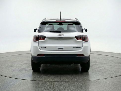 Used 2025 Jeep Compass Trailhawk AWD/4WD image 7