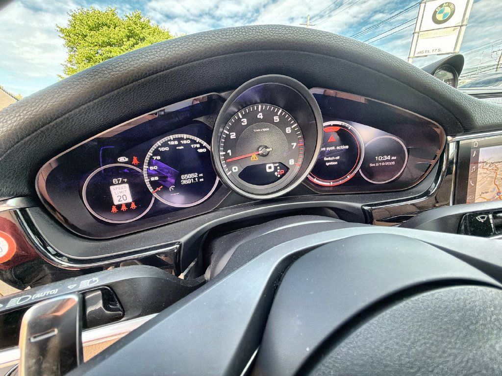 Used 2021 Porsche Panamera RWD image 26