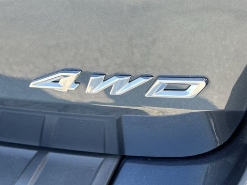 Used 2022 Ford Explorer XLT w/ Equipment Group 202A image 11