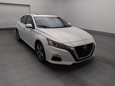 Used 2022 Nissan Altima 2.5 SV w/ SV Premium Package FWD image 13