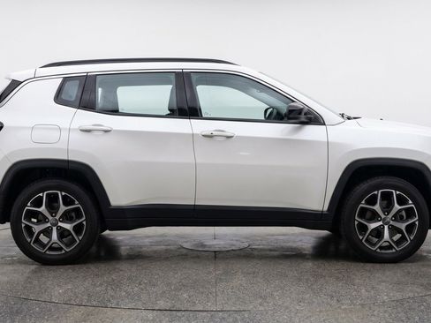 Used 2025 Jeep Compass Limited AWD/4WD image 11