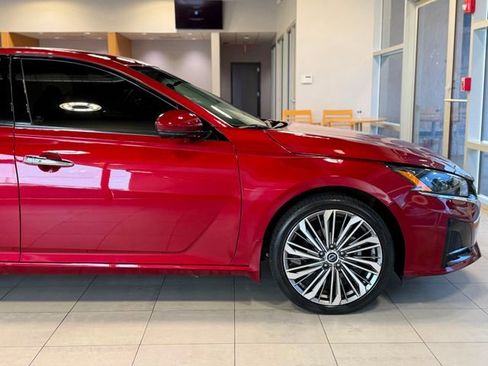 Used 2023 Nissan Altima 2.5 SL AWD/4WD image 15