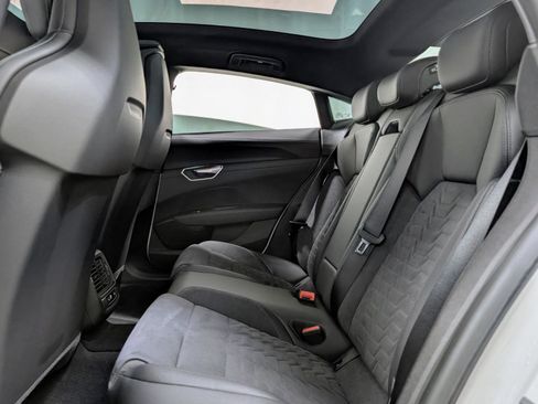 Used 2022 Audi e-tron GT Premium Plus image 19
