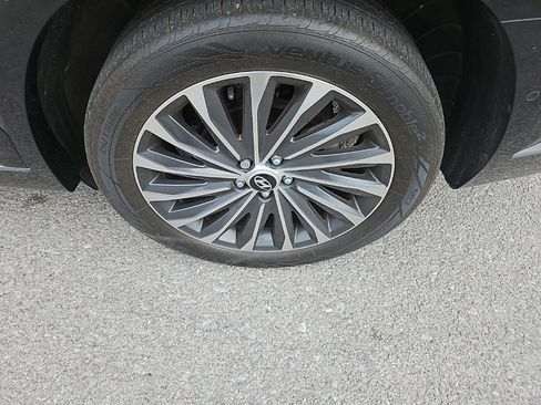 Used 2023 Hyundai Palisade Calligraphy image 12