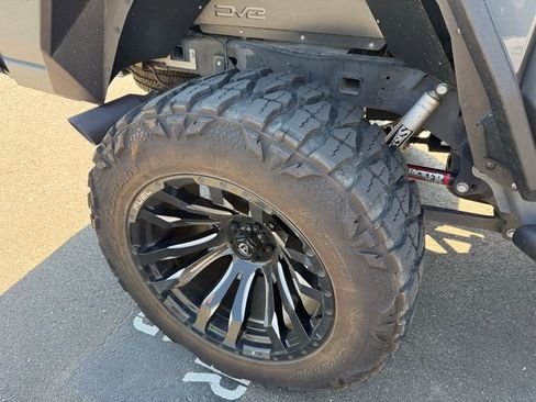 Used 2022 Jeep Gladiator Overland image 8