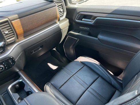 Used 2022 Chevrolet Silverado 1500 High Country w/ High Country Premium Package image 15