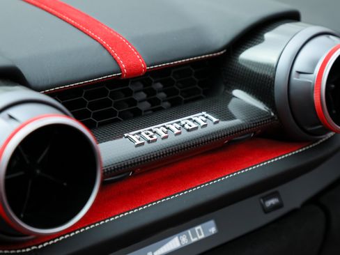 Certified 2022 Ferrari 812 GTS RWD image 35