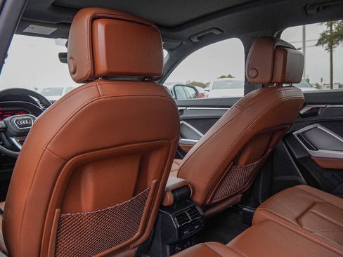 Certified 2025 Audi Q3 2.0T Premium w/ Convenience Package image 27