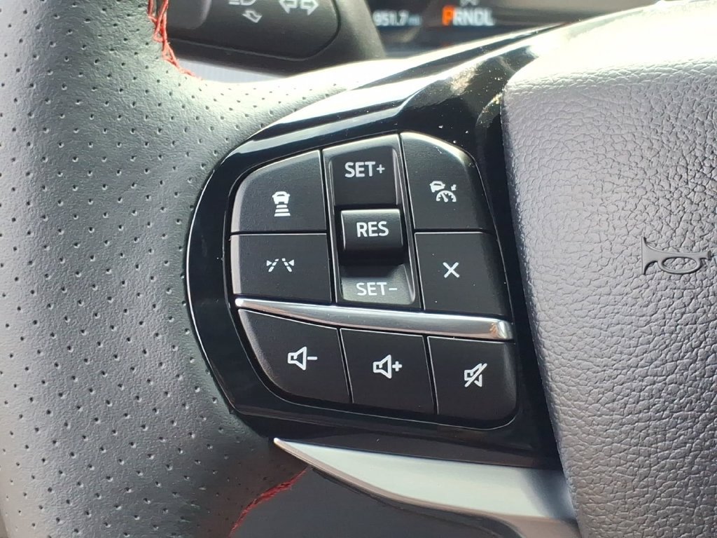 Used 2026 Ford Explorer ST-Line w/ ST-Line Street Pack AWD/4WD image 12
