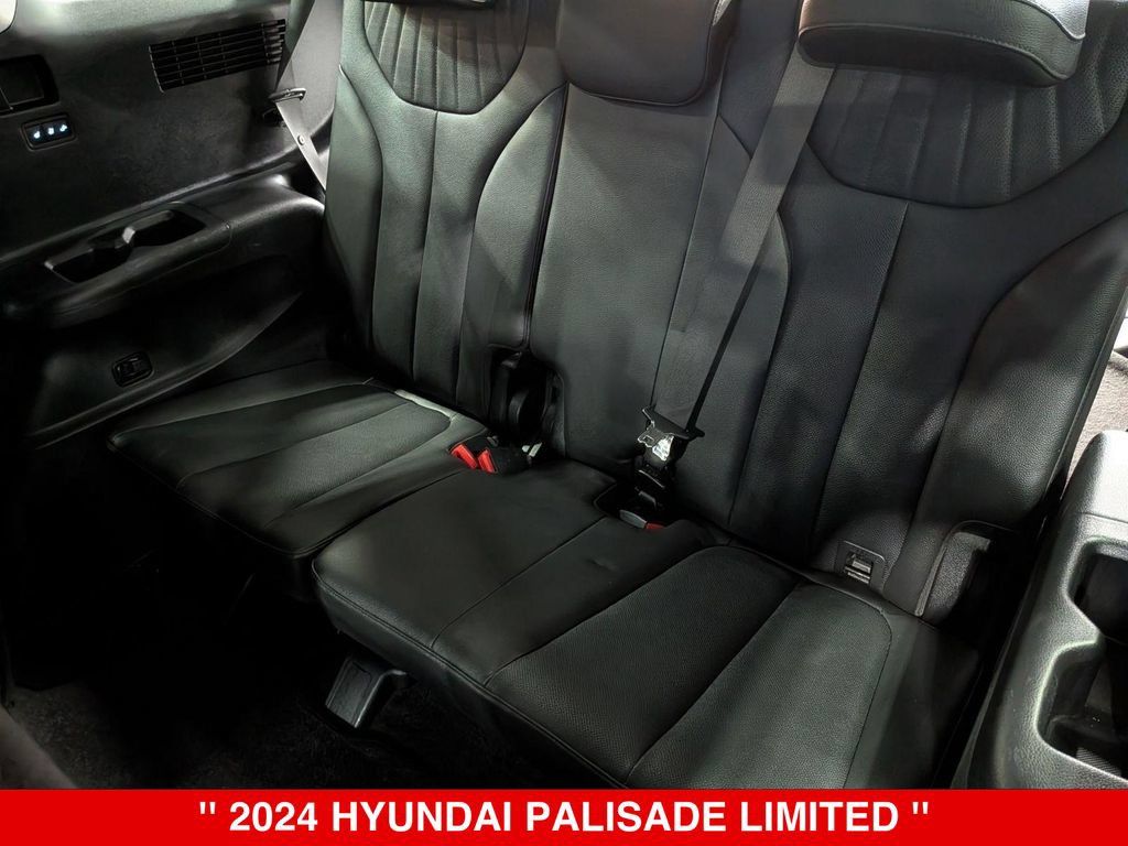 Used 2024 Hyundai Palisade Limited AWD/4WD image 32