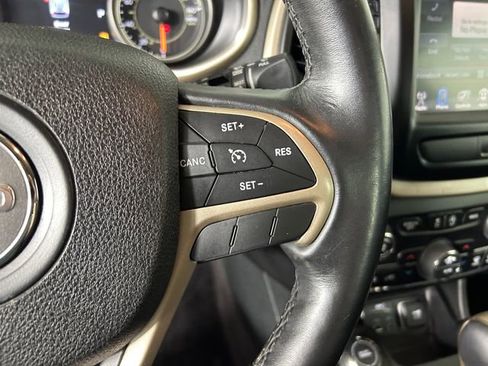 Used 2016 Jeep Cherokee Limited image 17