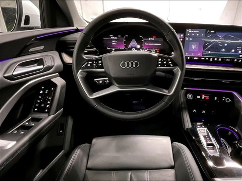 Certified 2025 Audi Q5 Prestige AWD/4WD image 8