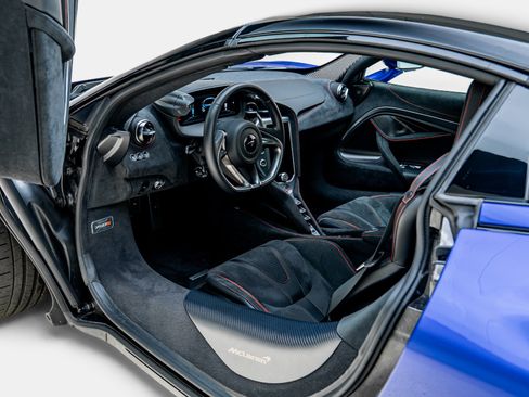 Used 2024 McLaren 750S Spider RWD image 3