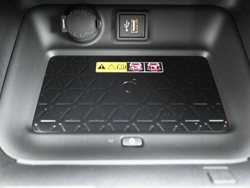 Certified 2025 Toyota RAV4 XLE Premium image 27