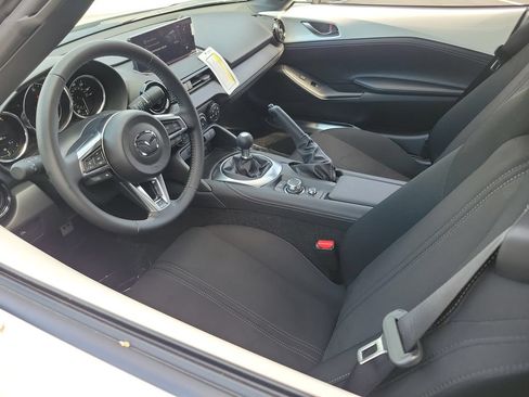 New 2026 MAZDA MX-5 Miata Club w/ Interior Package RWD image 3