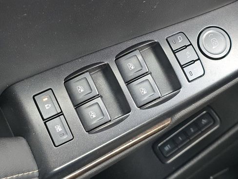 Used 2016 Chevrolet Tahoe LT w/ Luxury Package image 19