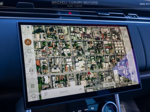 Used 2023 Land Rover Range Rover SE image 38