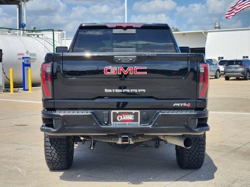 Used 2024 GMC Sierra 2500 AT4 w/ AT4 Preferred Package AWD/4WD image 6