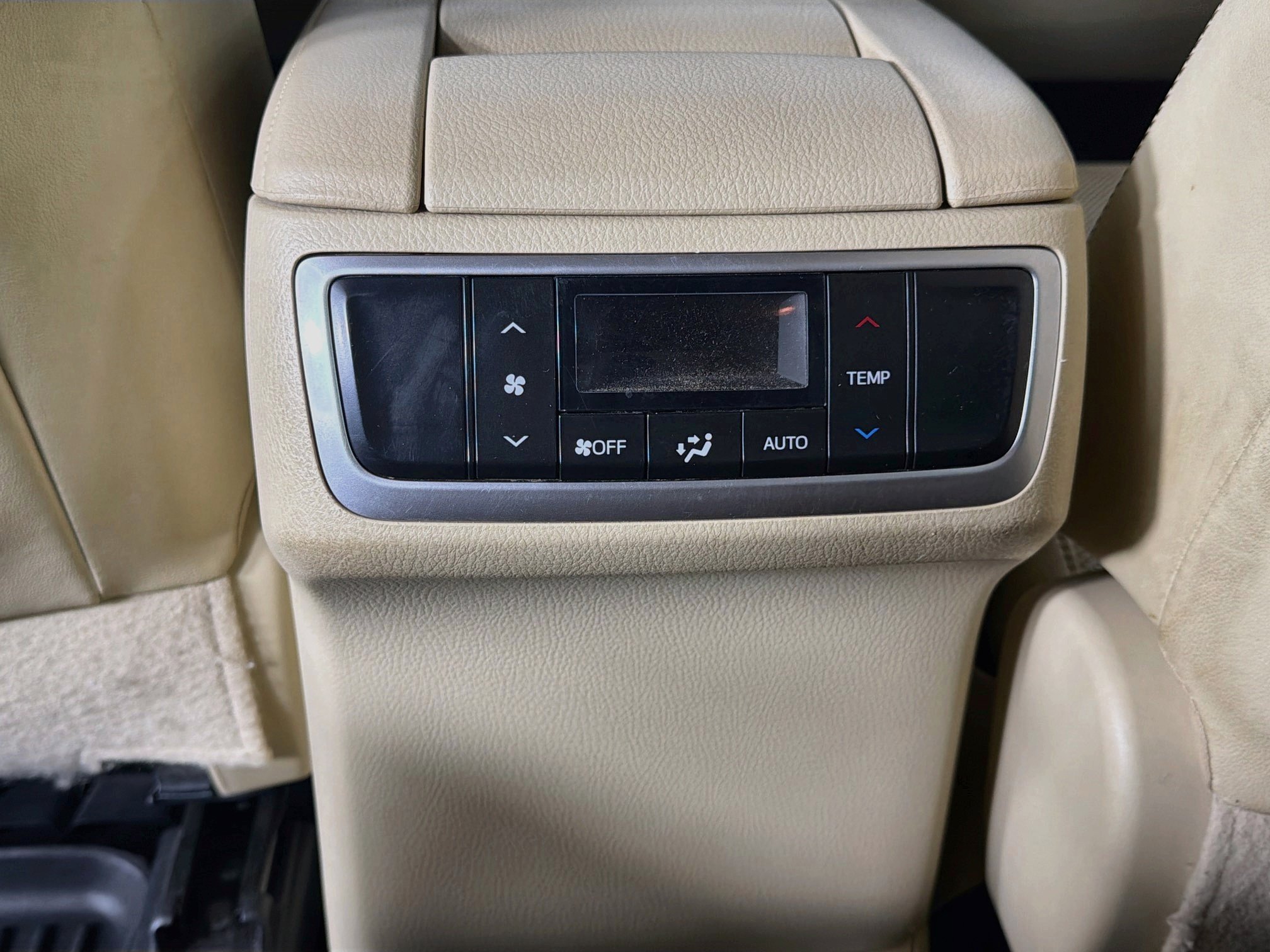 Used 2017 Toyota Highlander Limited w/ Carpet Mat Package AWD/4WD image 28
