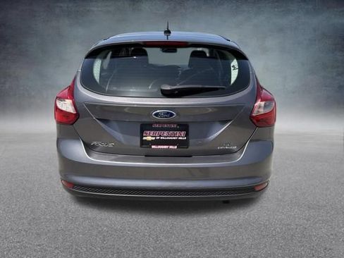 Used 2014 Ford Focus SE w/ Equipment Group 201A FWD image 9