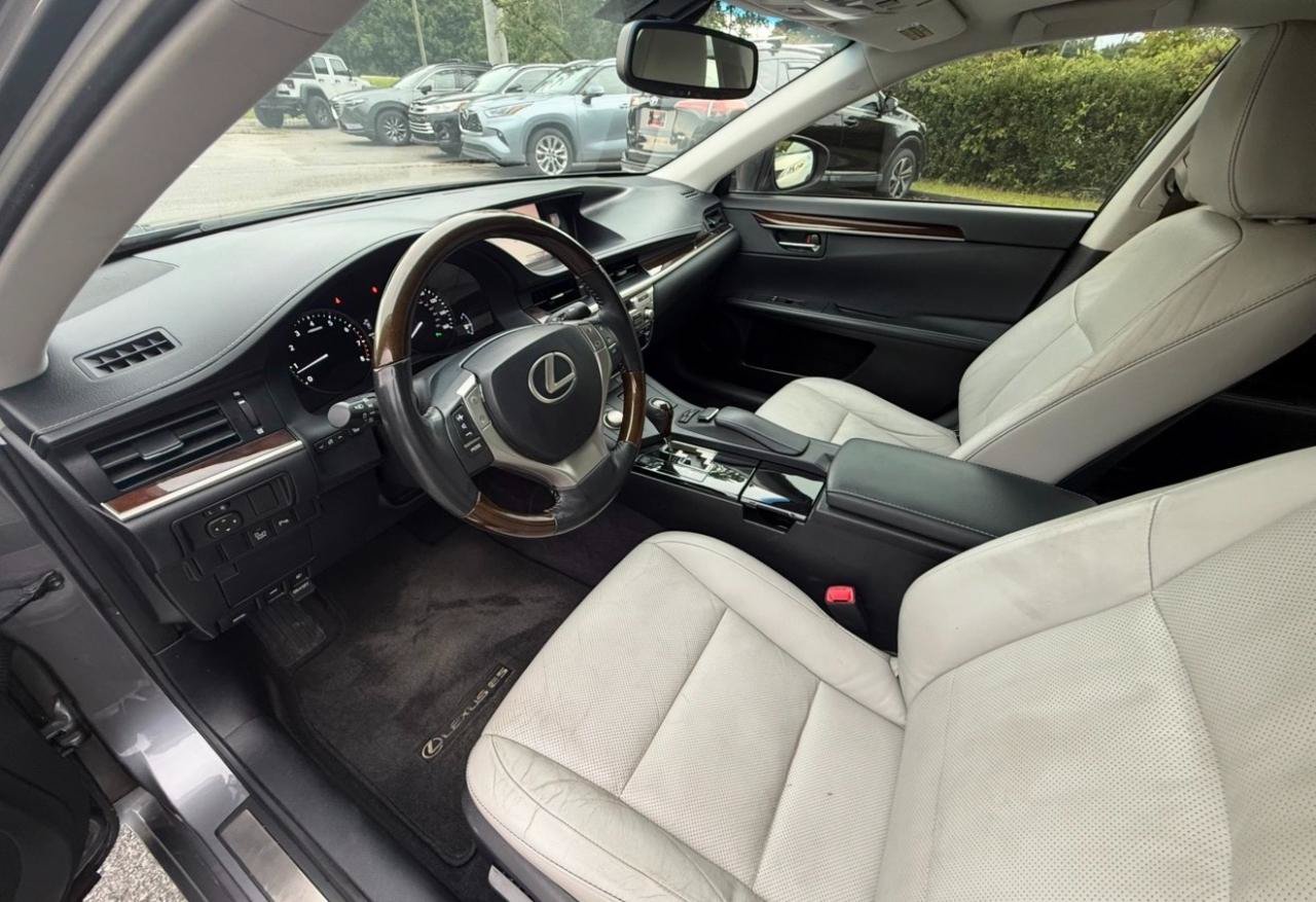 Used 2014 Lexus ES 350 w/ Luxury Package FWD image 11
