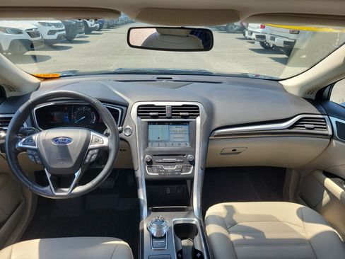 Used 2018 Ford Fusion SE w/ Fusion SE Technology Package FWD image 8
