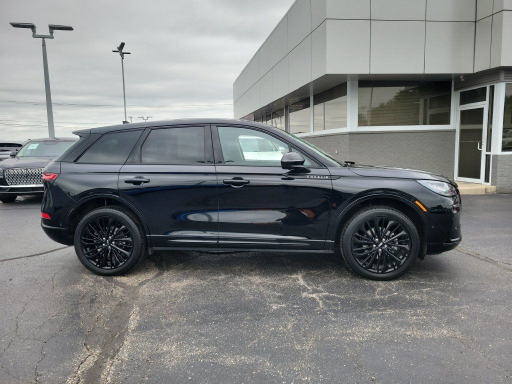 Certified 2023 Lincoln Corsair AWD w/ Equipment Group 102A image 3