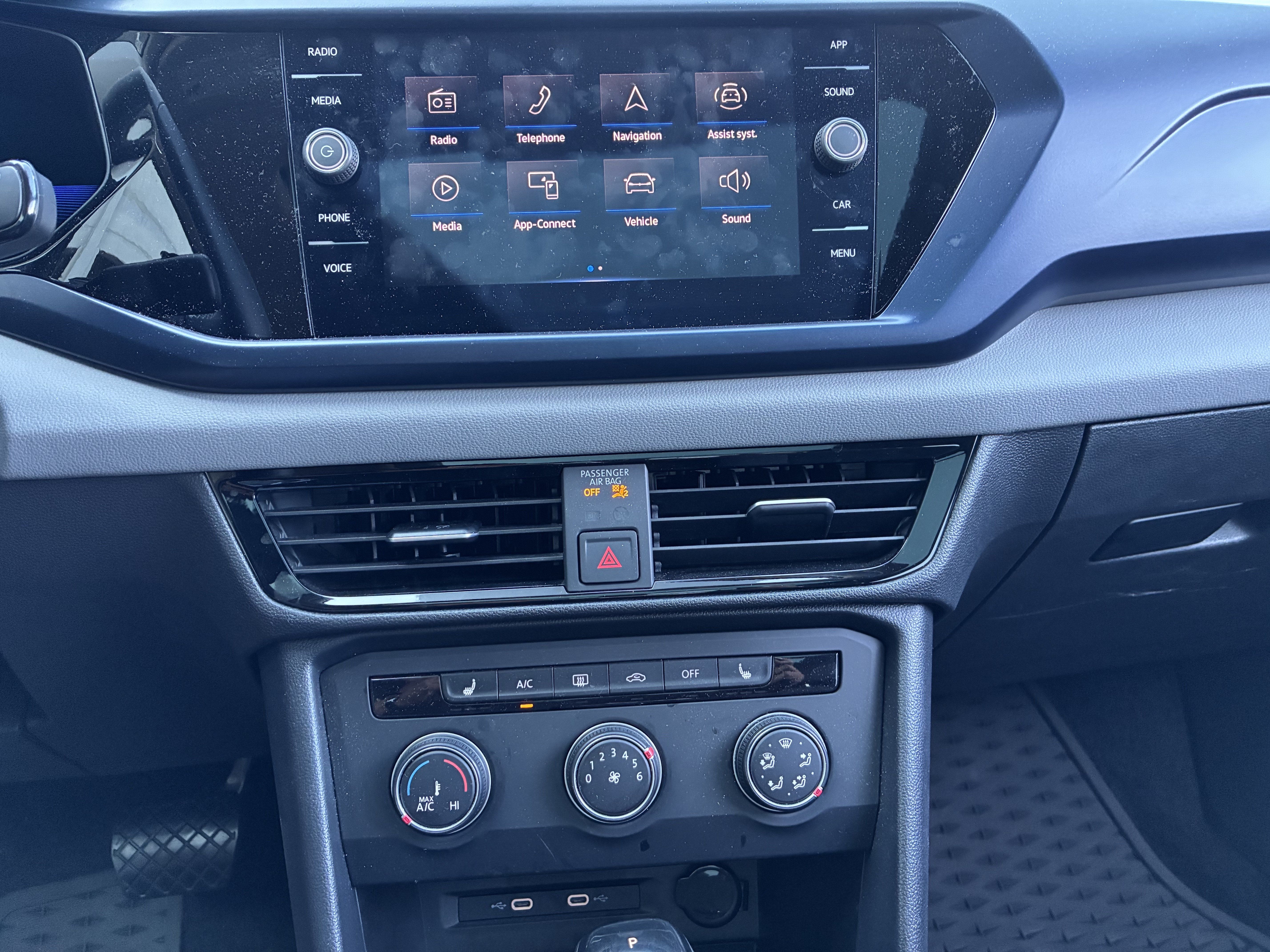 Certified 2022 Volkswagen Taos SE w/ Panoramic Sunroof Package FWD image 26