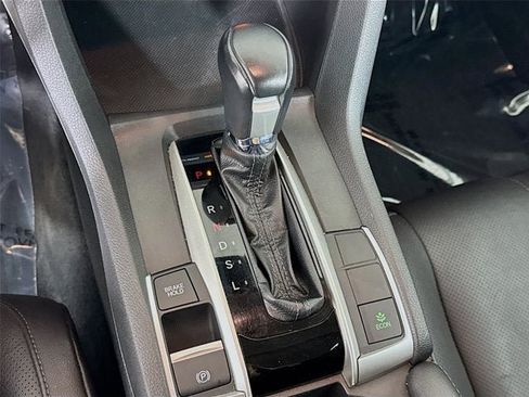 Used 2018 Honda Civic Touring image 19