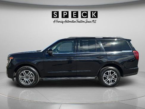 Certified 2025 Ford Expedition Active AWD/4WD image 2