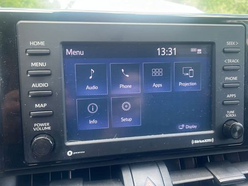 Used 2020 Toyota RAV4 XLE w/ Convenience Package AWD/4WD image 18