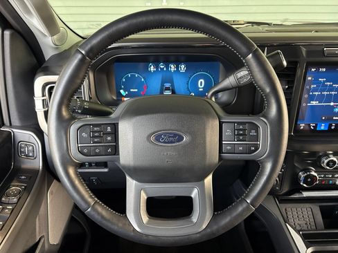 Used 2024 Ford F250 Lariat w/ Lariat Ultimate Package AWD/4WD image 34