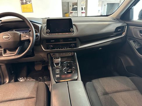 Used 2025 Nissan Rogue SV FWD image 36