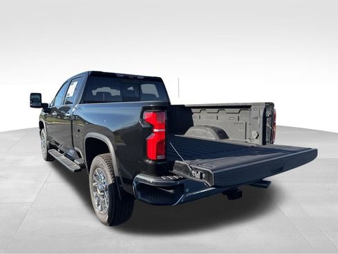 Used 2024 Chevrolet Silverado 2500 LTZ w/ LTZ Plus Package image 36